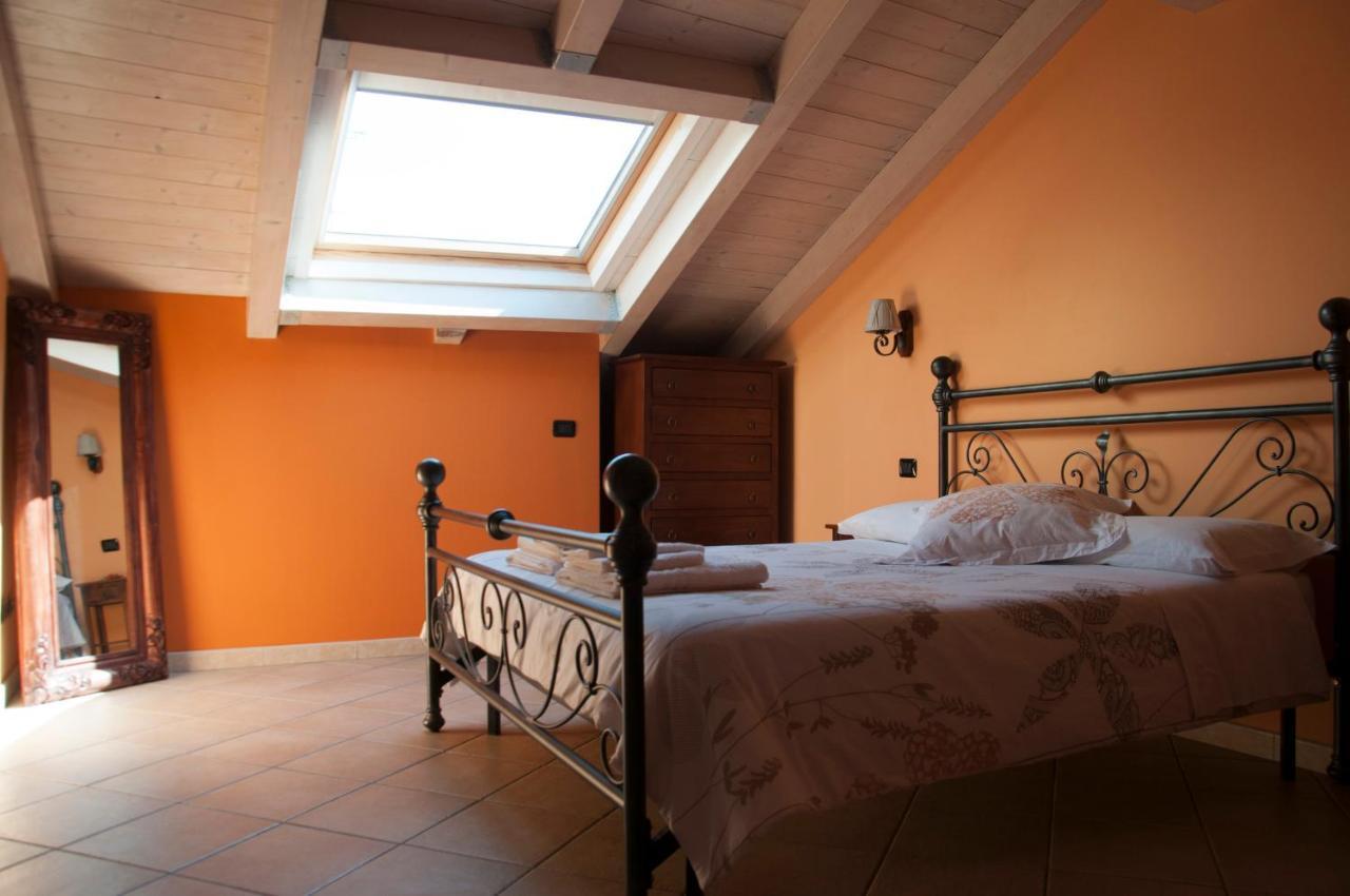 La Chiocciola Bed and Breakfast Momo Exteriör bild
